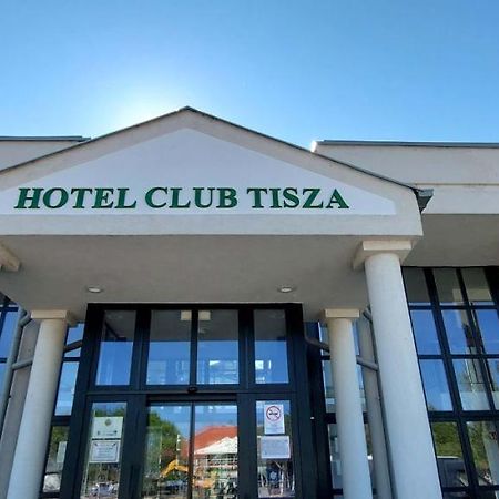 Hotel Club Tisza Lakitelek Exteriör bild